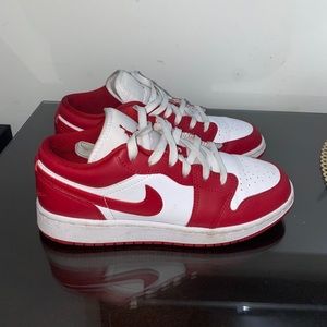 Air Jordan 1 low gym red